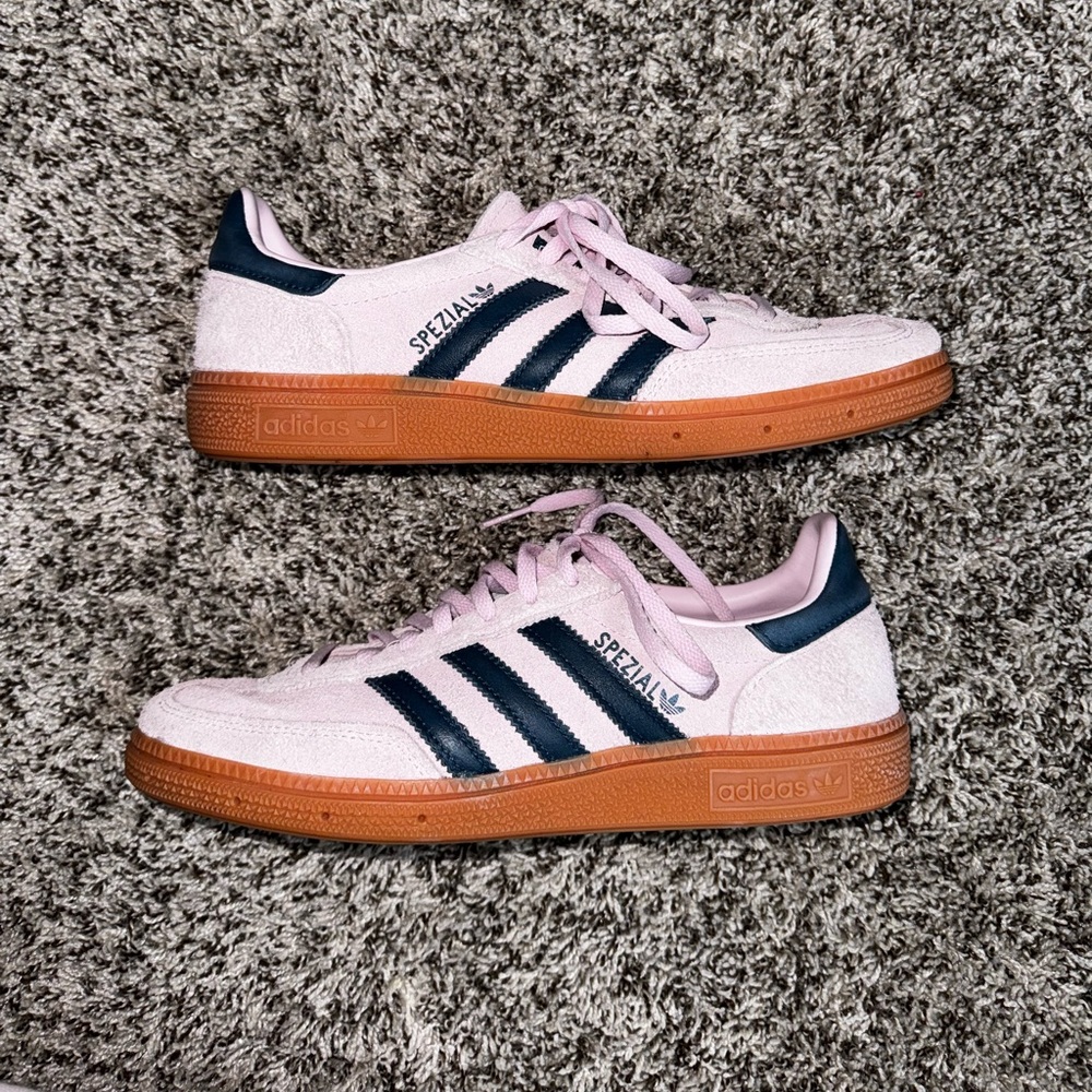 WMNS Adidas Handball Spezial - Picture 2 of 5